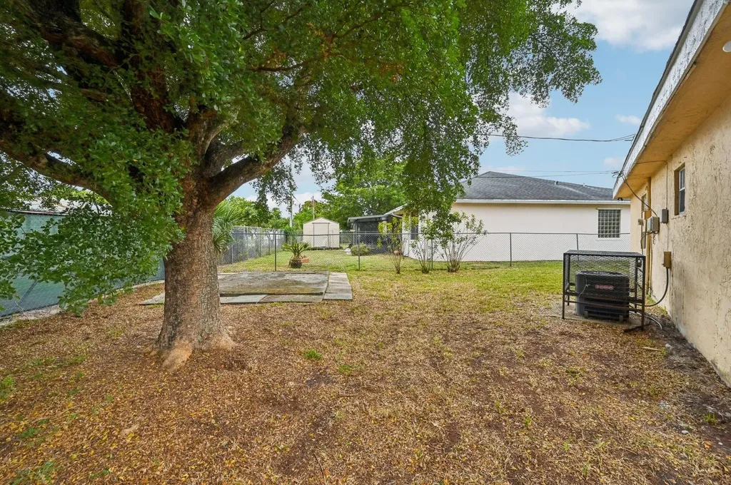 5618 Cinnamon Drive West Palm Beach FL 33415