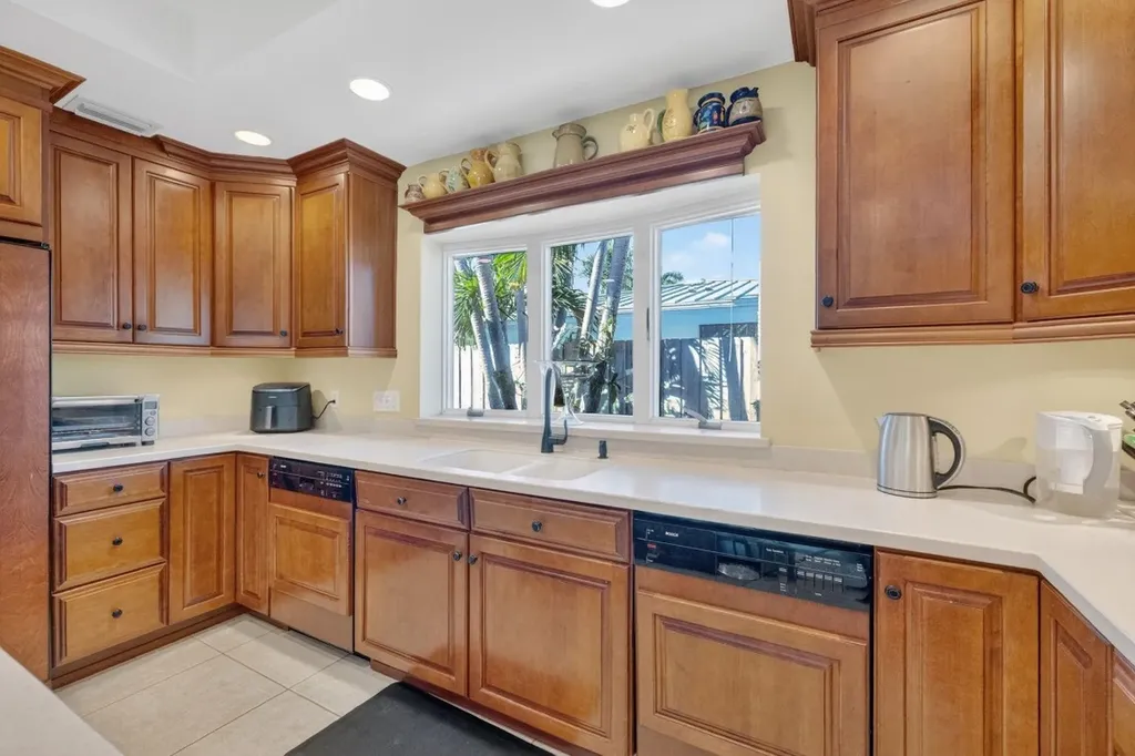 2871 NE 26th Court Fort Lauderdale FL 33306