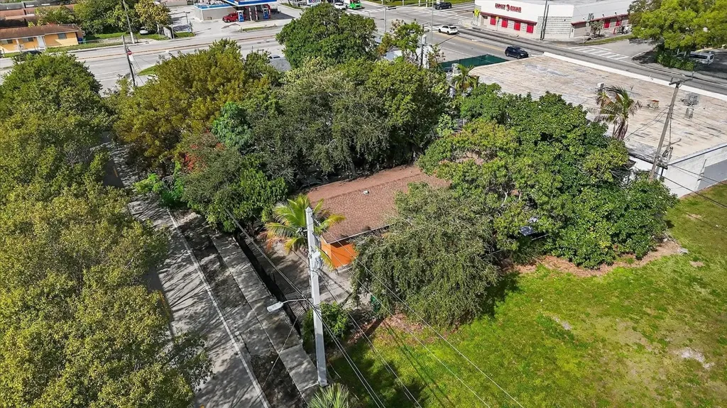 35 NE 53rd Street Miami FL 33137