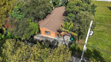 35 NE 53rd Street Miami FL 33137