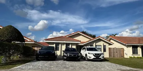 8455 NW 190th Terrace Hialeah FL 33015