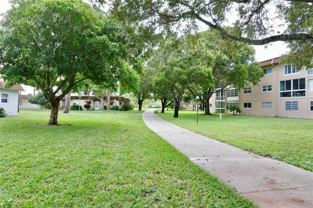 419 SW Natura Avenue Deerfield Beach FL 33441