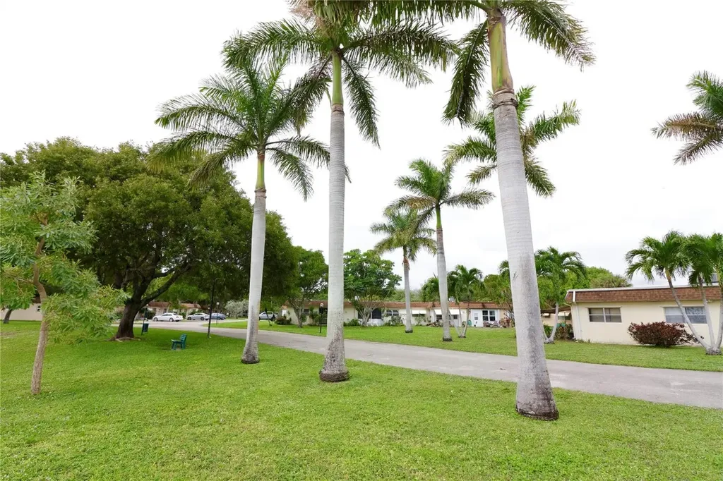 419 SW Natura Avenue Deerfield Beach FL 33441
