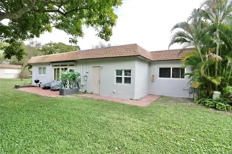 419 SW Natura Avenue Deerfield Beach FL 33441