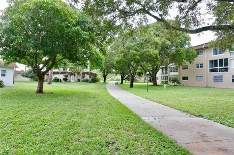 419 SW Natura Avenue Deerfield Beach FL 33441