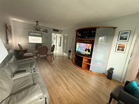 3431 NW 50th Avenue Lauderdale Lakes FL 33319