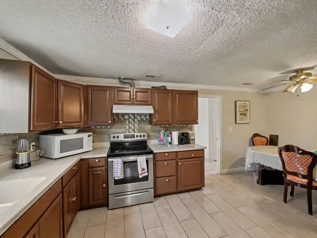 5043 Marcia Place West Palm Beach FL 33407