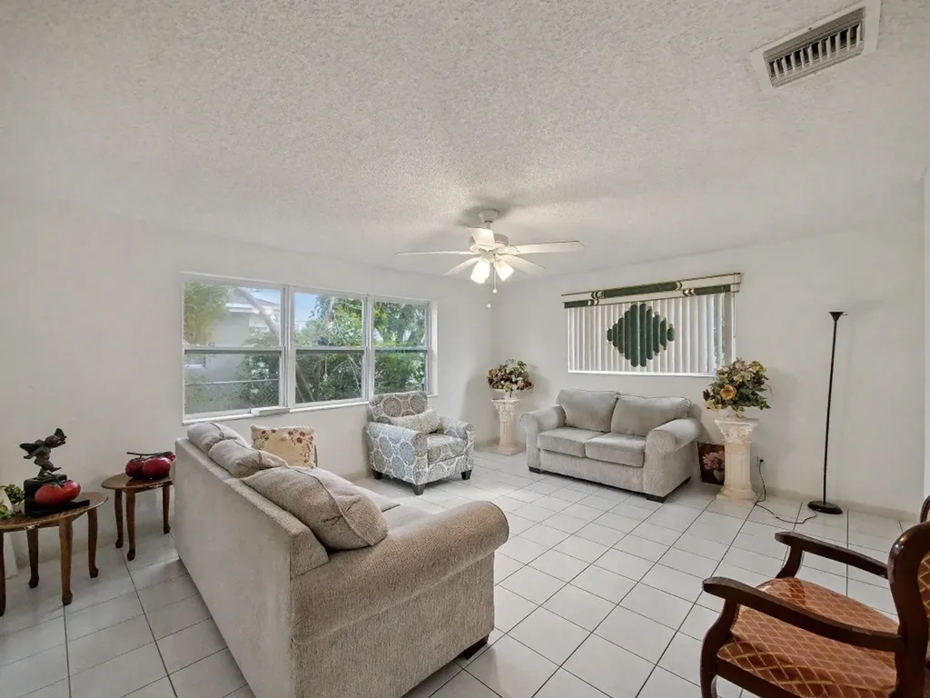 5043 Marcia Place West Palm Beach FL 33407