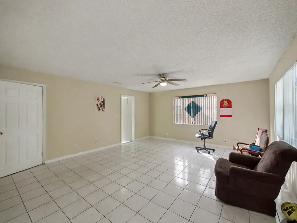 5043 Marcia Place West Palm Beach FL 33407