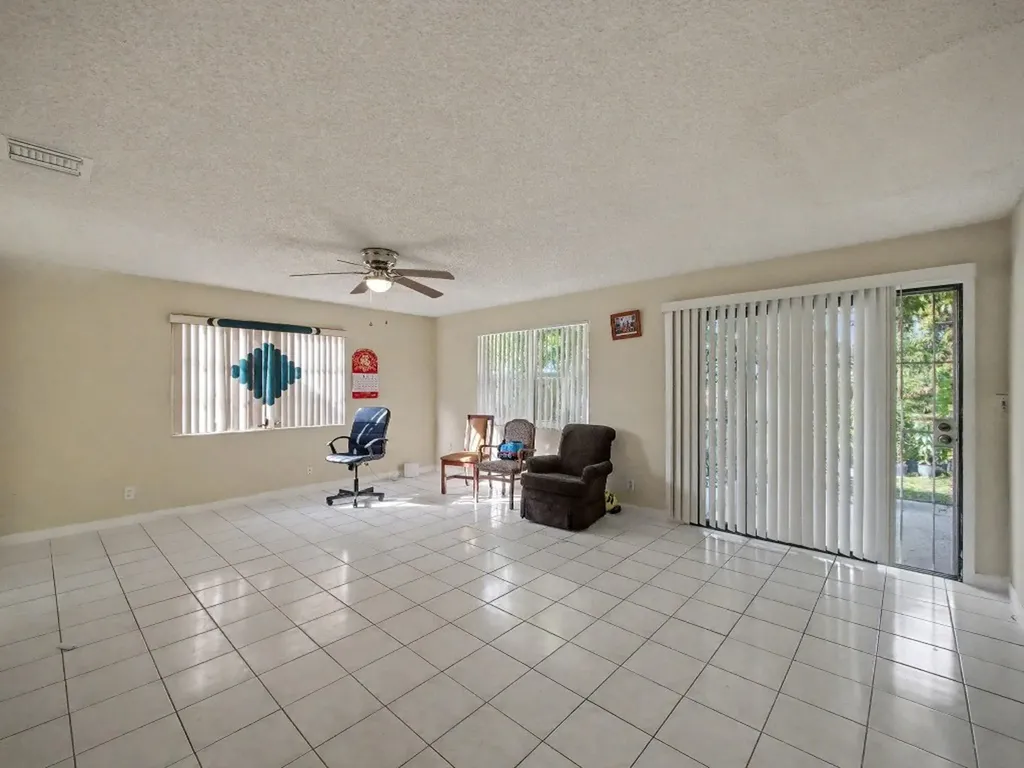 5043 Marcia Place West Palm Beach FL 33407