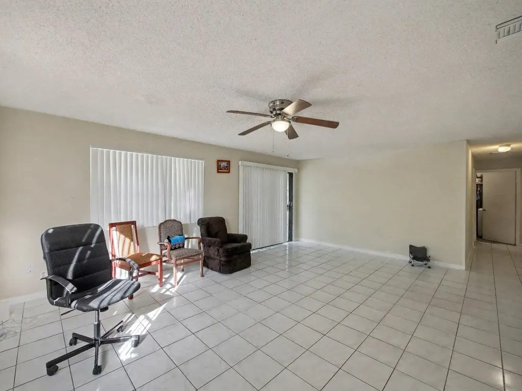 5043 Marcia Place West Palm Beach FL 33407