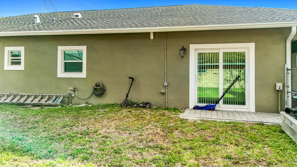 2643 Kentucky Street West Palm Beach FL 33406