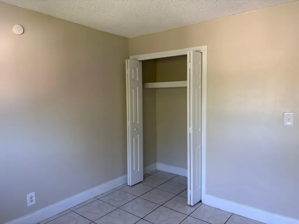 5811 NW 17th Place Sunrise FL 33313