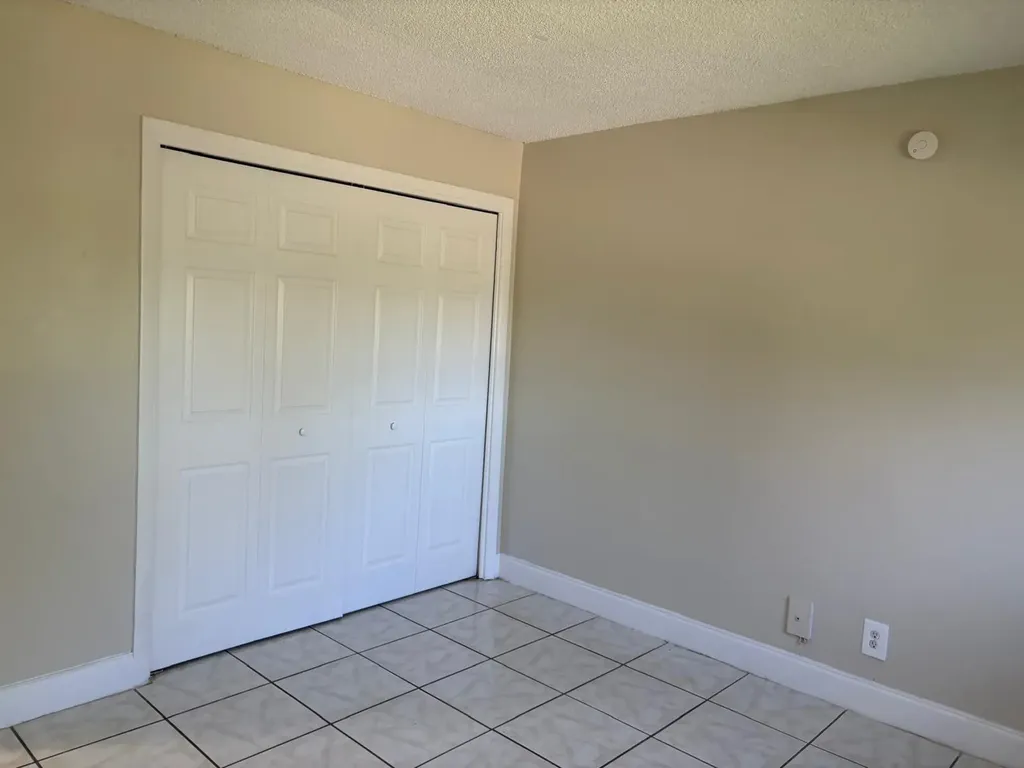 5811 NW 17th Place Sunrise FL 33313