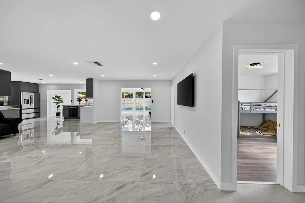 4390 NW 38th Avenue Fort Lauderdale FL 33309