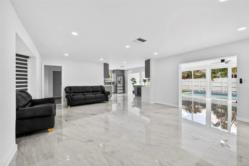 4390 NW 38th Avenue Fort Lauderdale FL 33309
