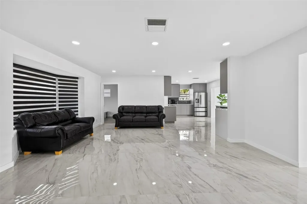 4390 NW 38th Avenue Fort Lauderdale FL 33309