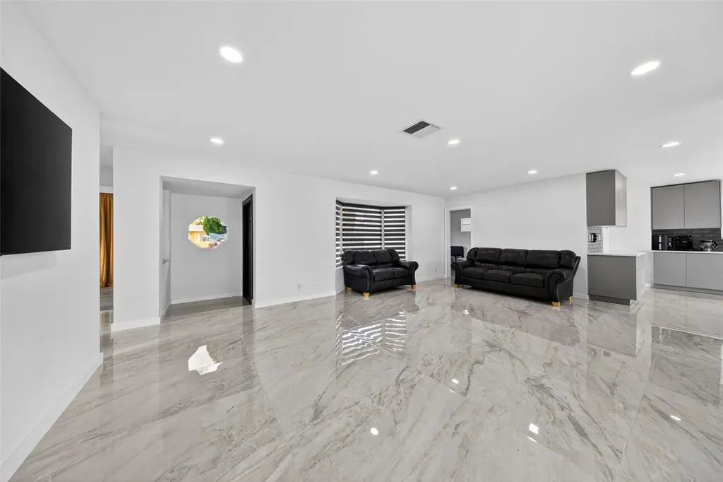 4390 NW 38th Avenue Fort Lauderdale FL 33309