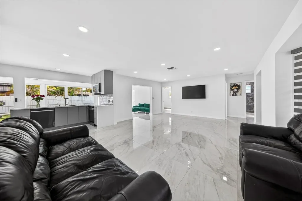 4390 NW 38th Avenue Fort Lauderdale FL 33309