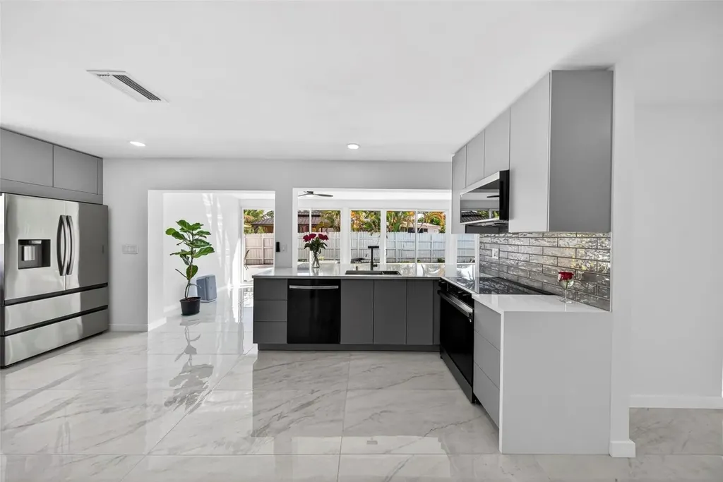 4390 NW 38th Avenue Fort Lauderdale FL 33309