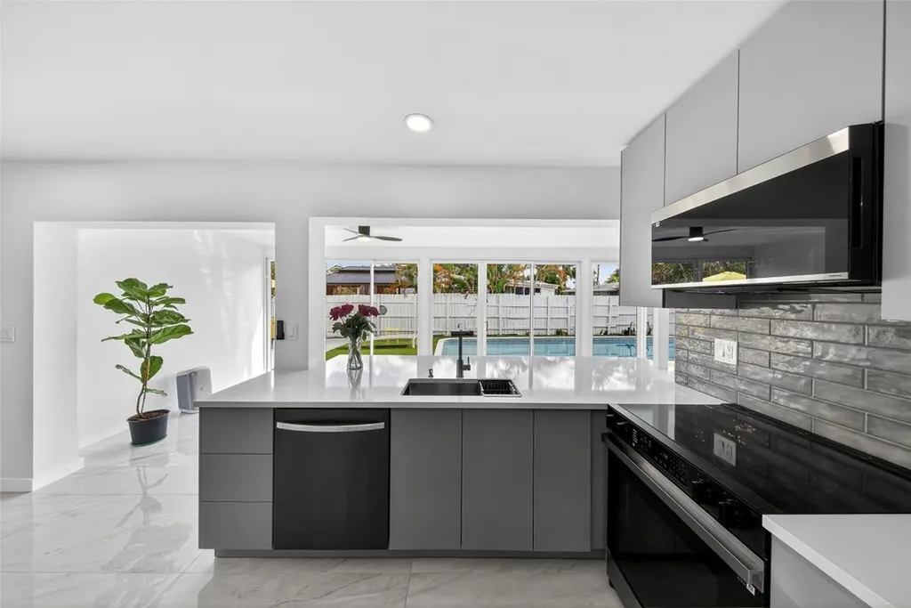 4390 NW 38th Avenue Fort Lauderdale FL 33309
