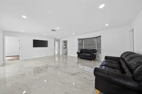 4390 NW 38th Avenue Fort Lauderdale FL 33309