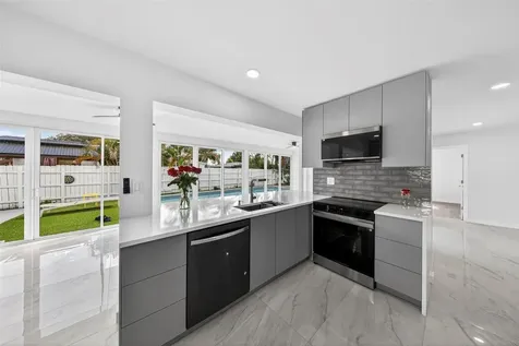 4390 NW 38th Avenue Fort Lauderdale FL 33309