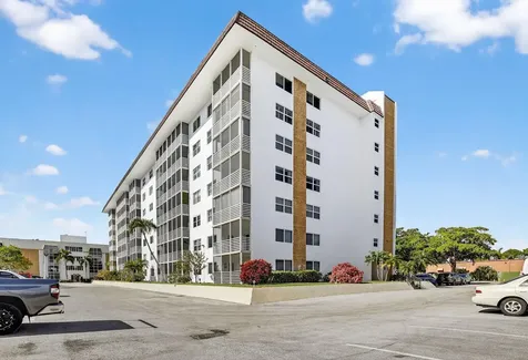 3050 NE 16th Avenue Oakland Park FL 33334