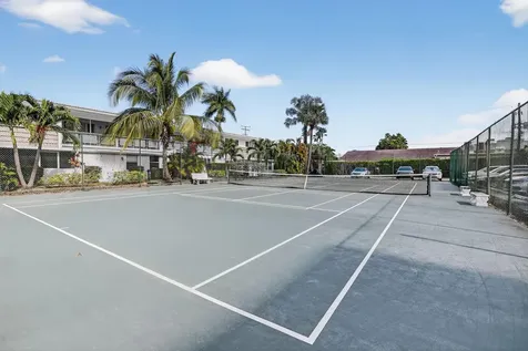 3050 NE 16th Avenue Oakland Park FL 33334