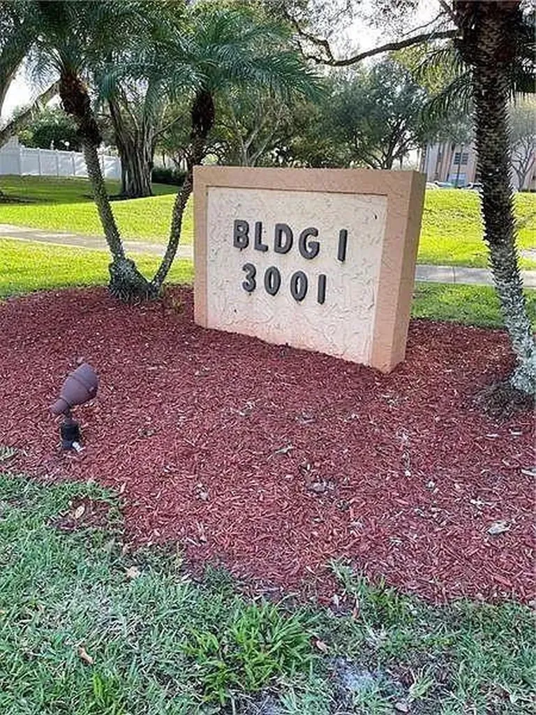 3001 W Rolling Hills Circle Davie FL 33328
