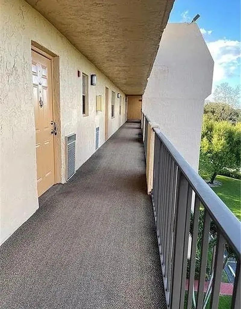 3001 W Rolling Hills Circle Davie FL 33328