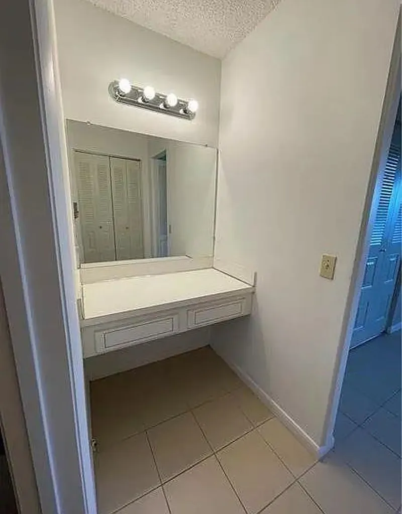 3001 W Rolling Hills Circle Davie FL 33328