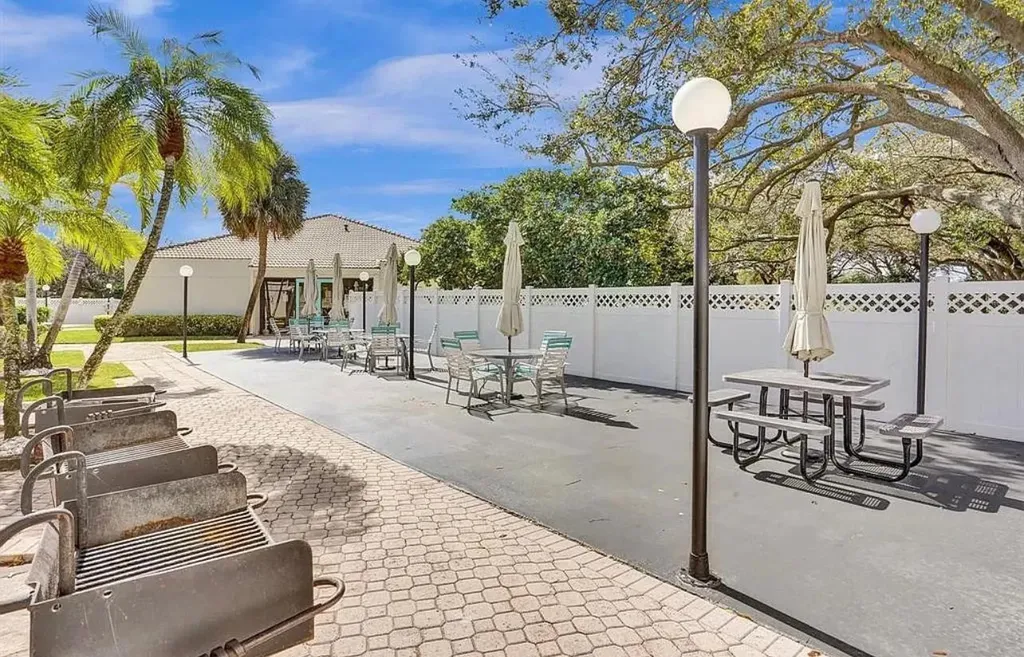 3001 W Rolling Hills Circle Davie FL 33328