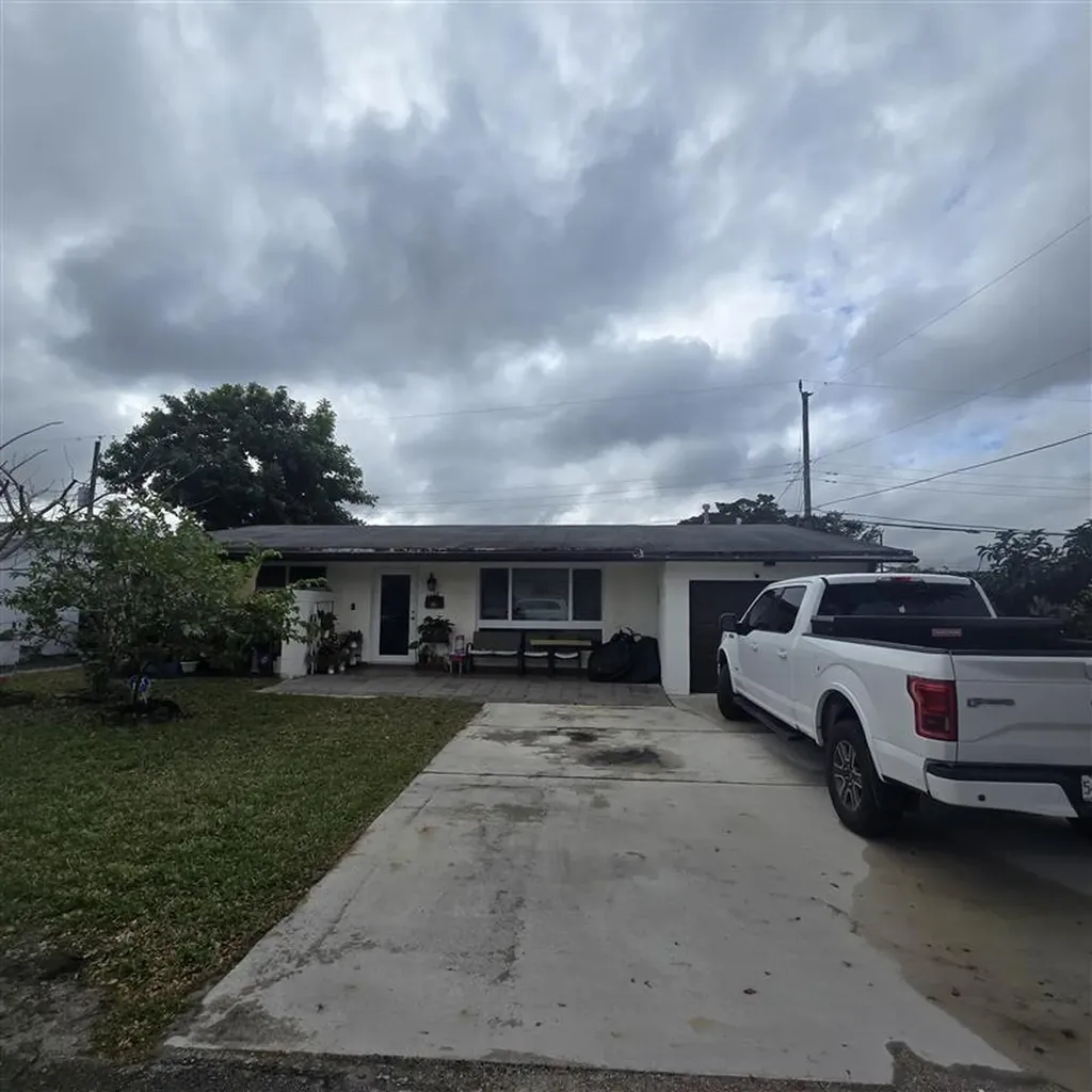 6828 NW 29th Court Sunrise FL 33313