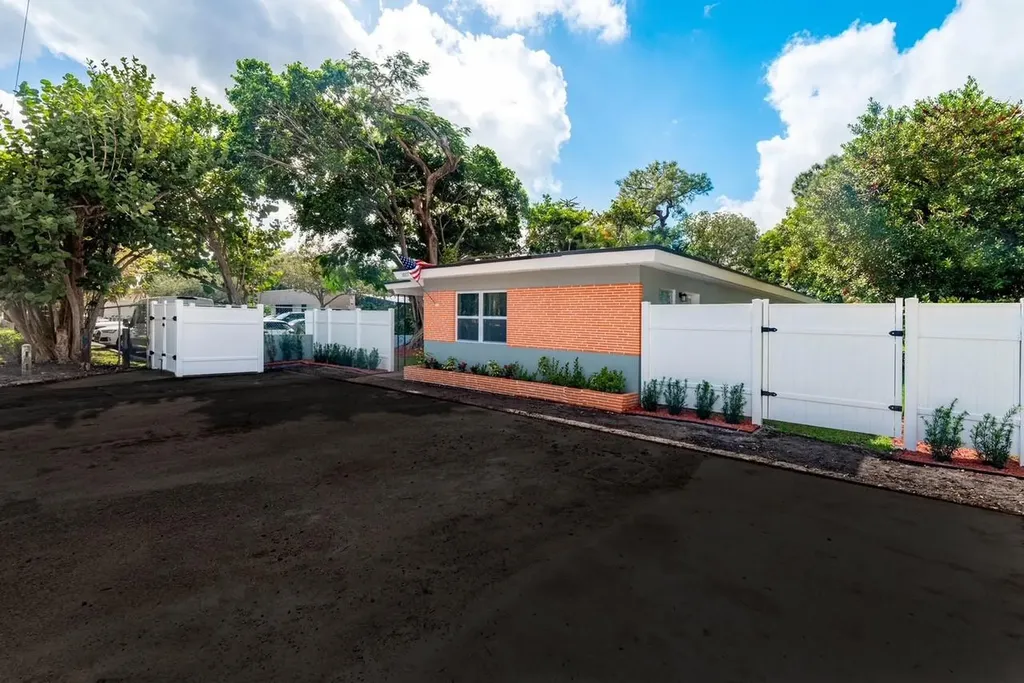 1017 NE 14th Avenue Fort Lauderdale FL 33304