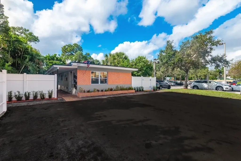 1017 NE 14th Avenue Fort Lauderdale FL 33304