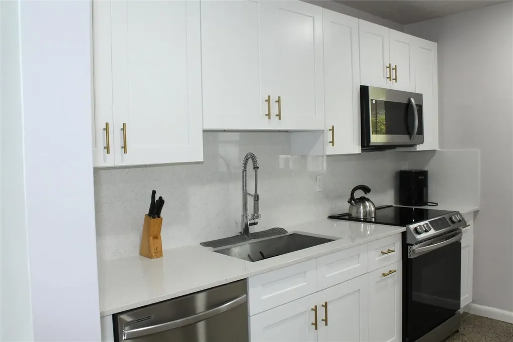 5971 NE 5th Terrace Fort Lauderdale FL 33334