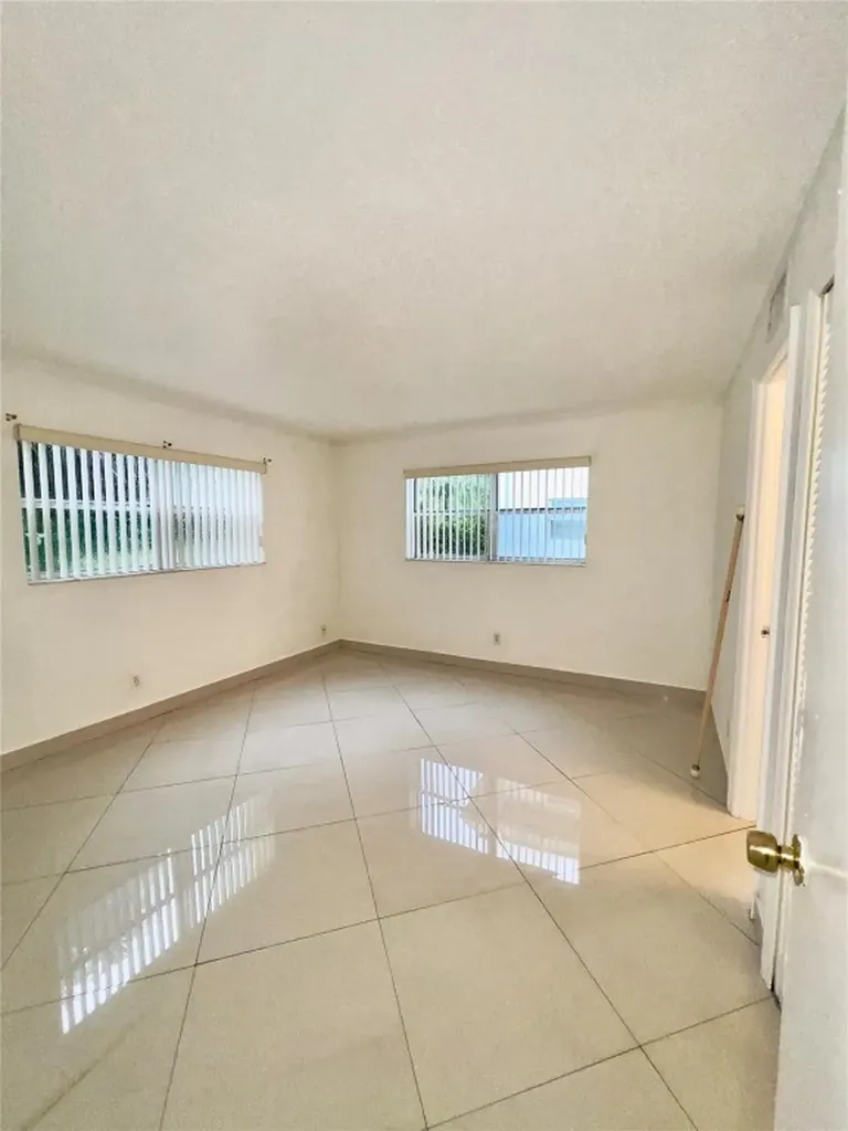 1021 NW 45th Street Deerfield Beach FL 33064