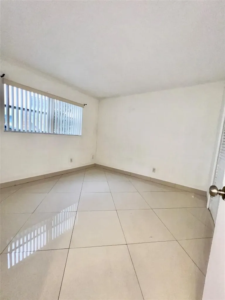 1021 NW 45th Street Deerfield Beach FL 33064