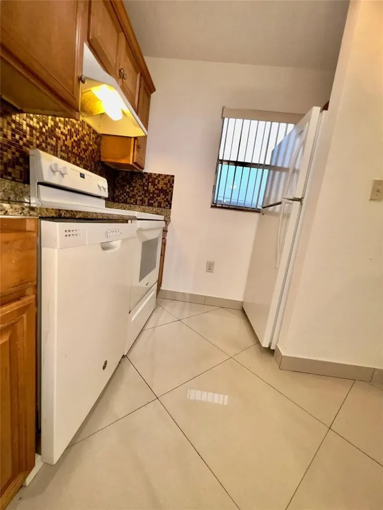 1021 NW 45th Street Deerfield Beach FL 33064