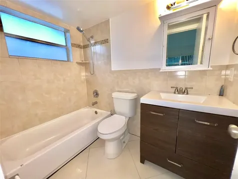 1021 NW 45th Street Deerfield Beach FL 33064