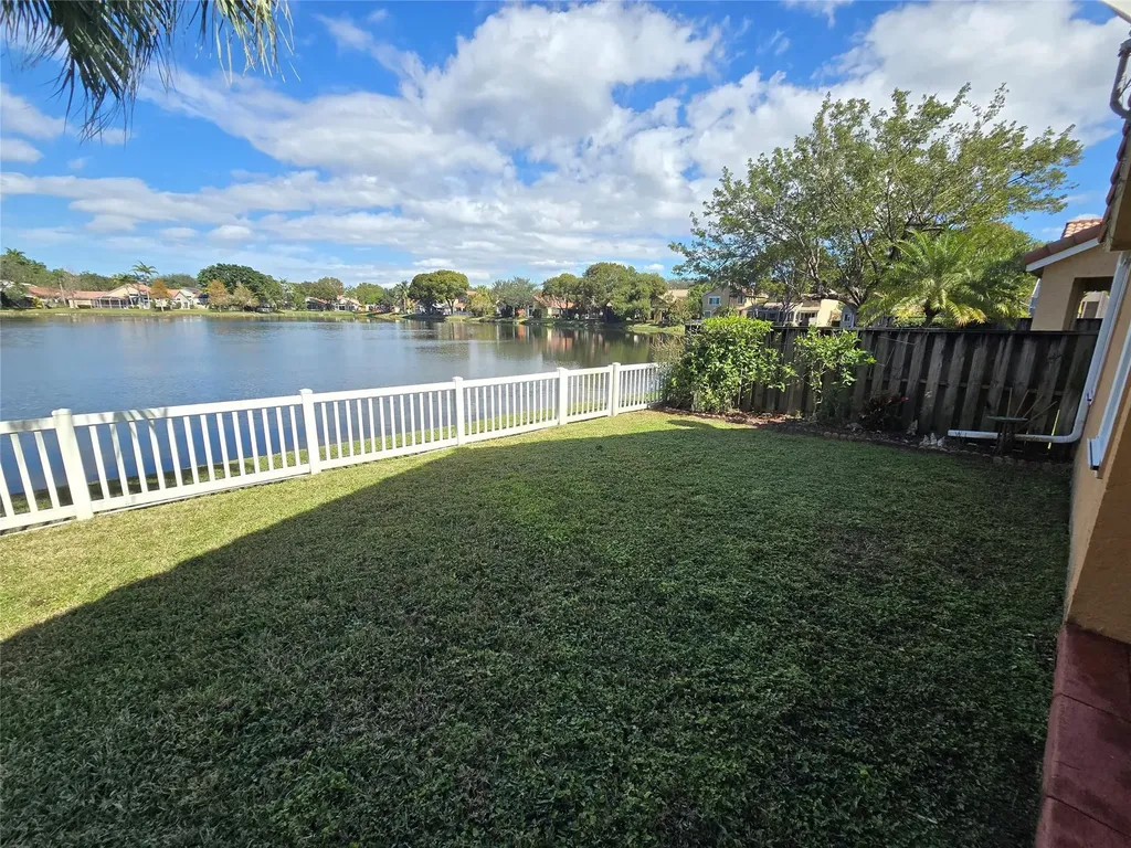10061 NW 2nd Street Plantation FL 33324
