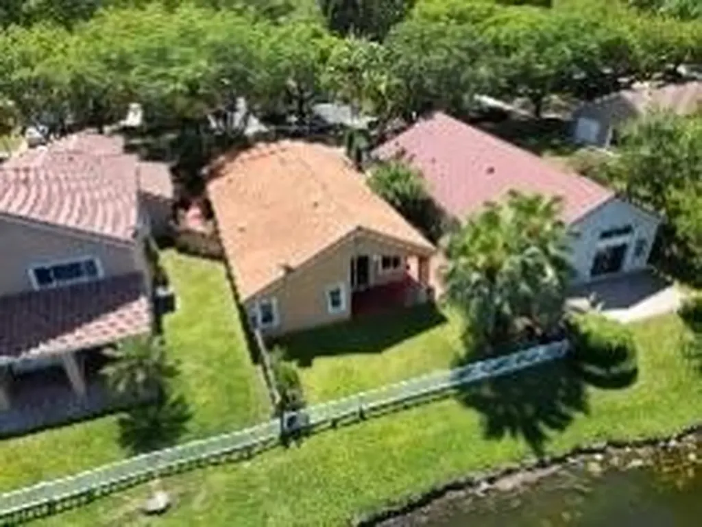 10061 NW 2nd Street Plantation FL 33324