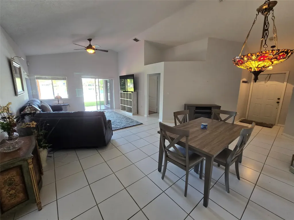 10061 NW 2nd Street Plantation FL 33324