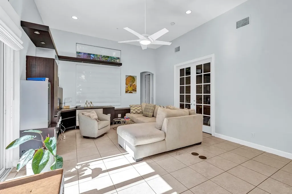 9737 Parkview Avenue Boca Raton FL 33428