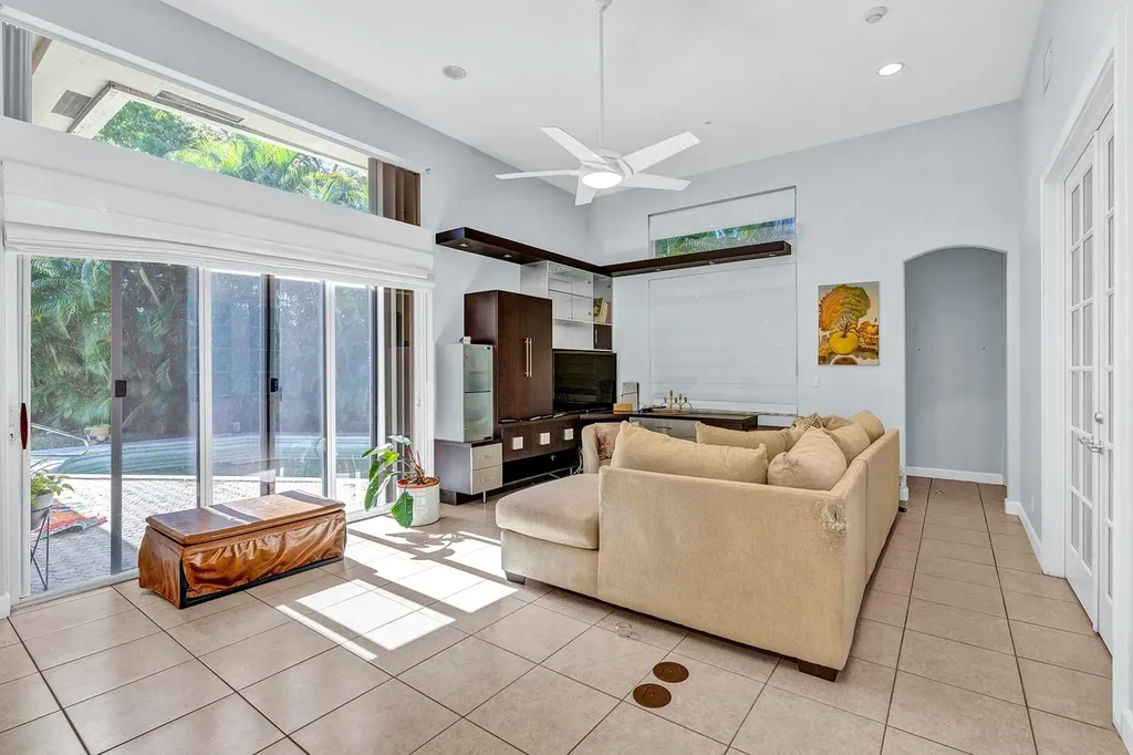 9737 Parkview Avenue Boca Raton FL 33428