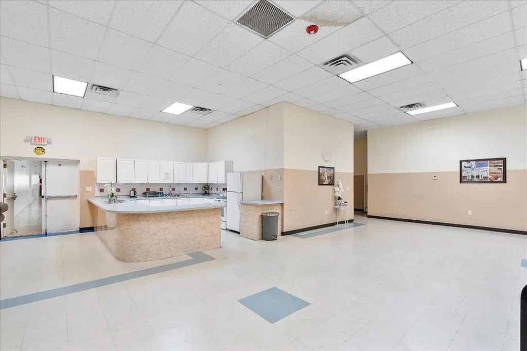 2647 N State Road 7 Lauderdale Lakes FL 33313