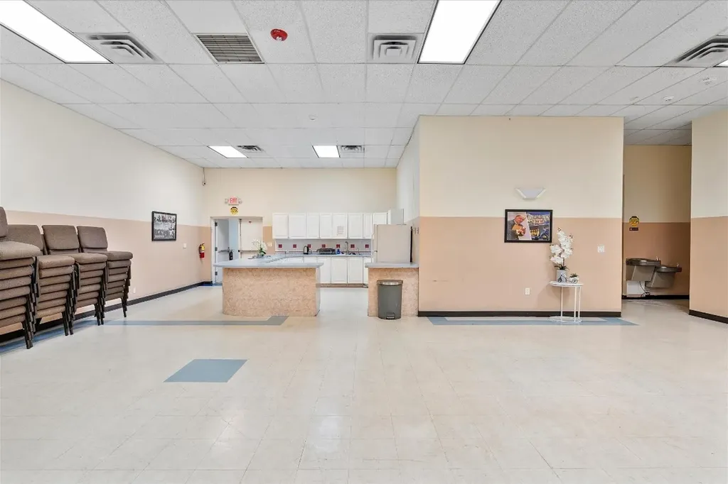 2647 N State Road 7 Lauderdale Lakes FL 33313