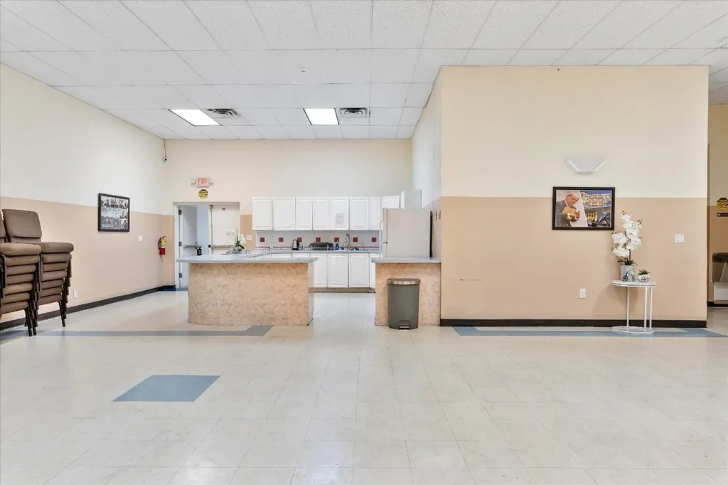 2647 N State Road 7 Lauderdale Lakes FL 33313