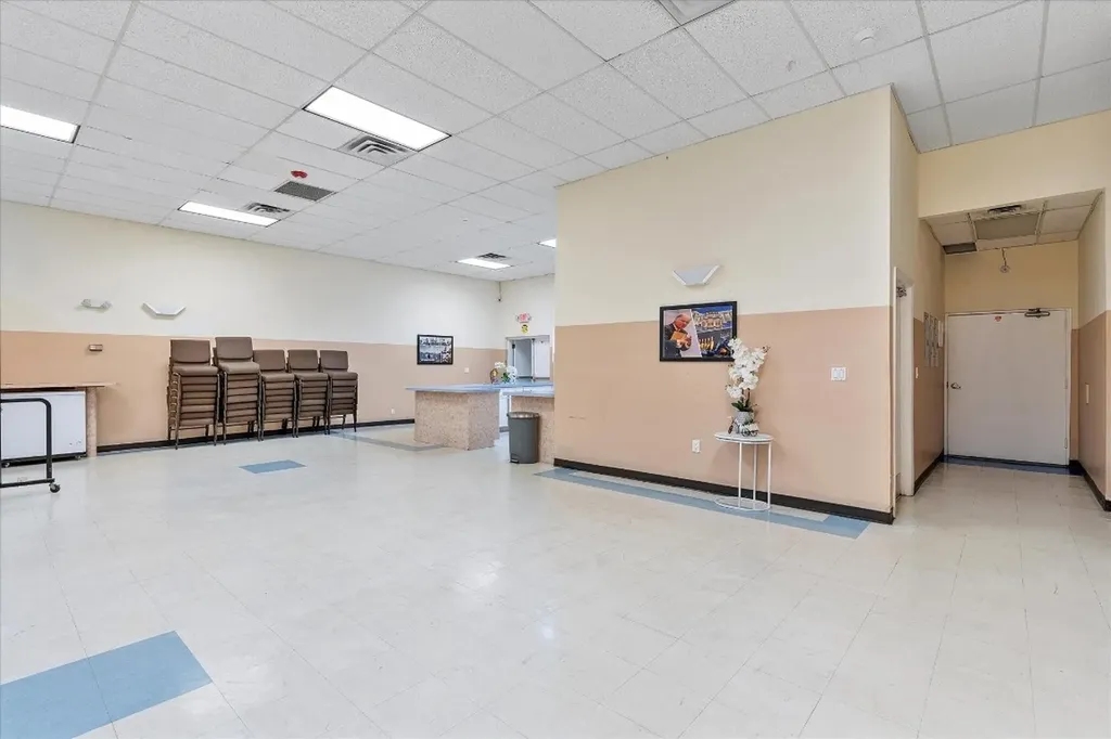 2647 N State Road 7 Lauderdale Lakes FL 33313